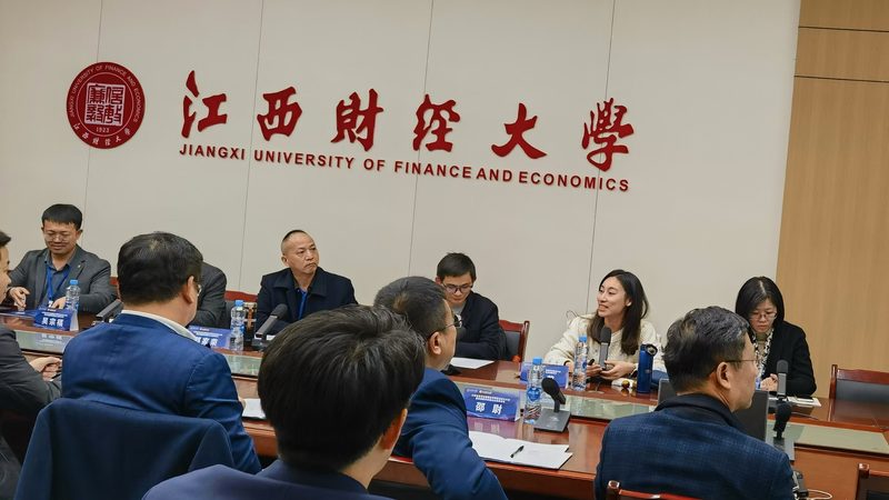 北京代理记账与会计：职能差异与选择要点